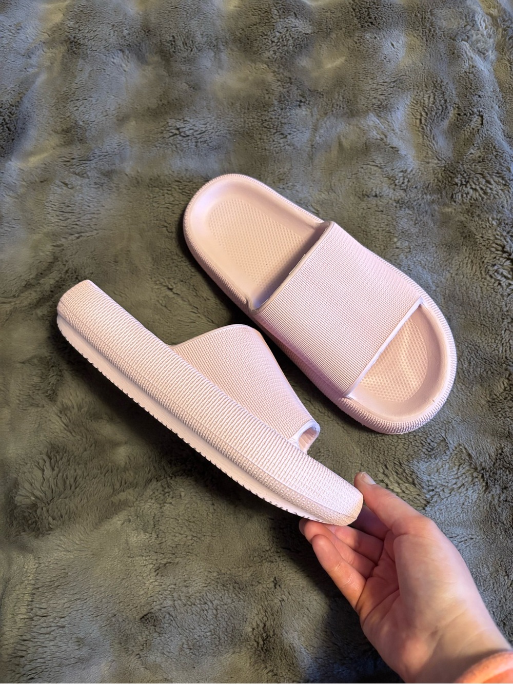 ☀️ Amazon ☀️ baby pink cloud slides